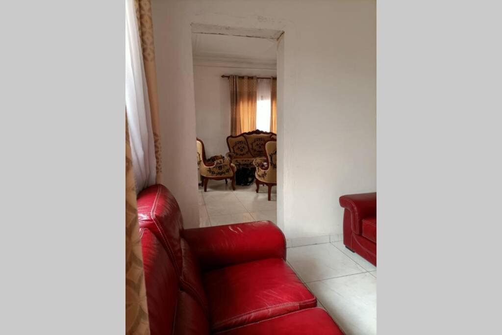 Residence Jeanne A Yaounde Odza Messamengo المظهر الخارجي الصورة