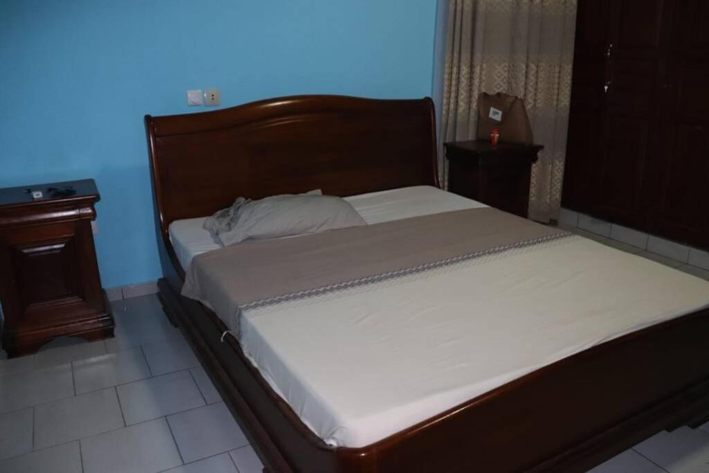 Residence Jeanne A Yaounde Odza Messamengo المظهر الخارجي الصورة