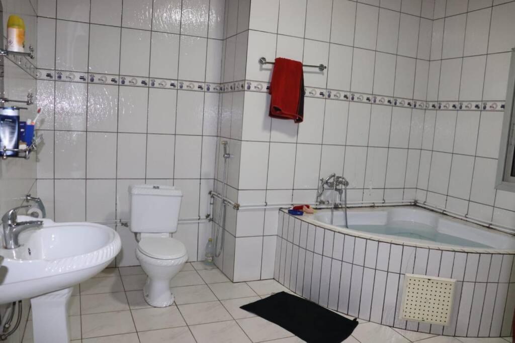 Residence Jeanne A Yaounde Odza Messamengo المظهر الخارجي الصورة
