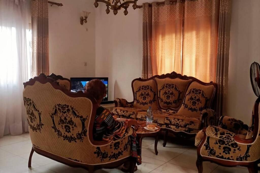 Residence Jeanne A Yaounde Odza Messamengo المظهر الخارجي الصورة